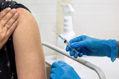 Иммунолог предложил изменить рекомендации к вакцинации от коронавируса
