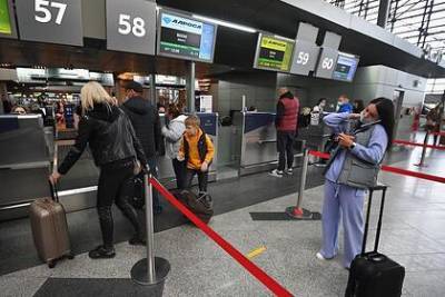 Цены на авиабилеты на «ковидные» каникулы резко выросли