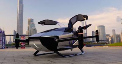Для езды и полетов: в Китае разрабатывают гибридный электромобиль (видео)