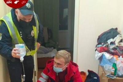 Нашли повешенным: в Киеве медики спасли молодого человека от смерти