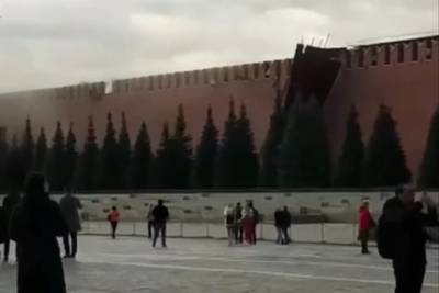 Московский шторм сломал три зубца на Кремлевской стене