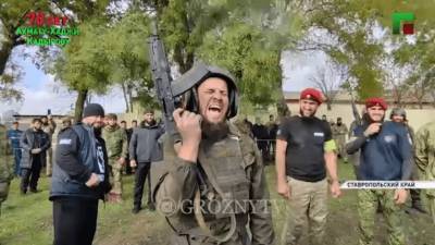 Чеченские силовики после скандала с краповыми беретами получили автомобили от фонда Кадырова