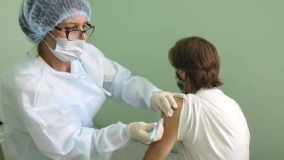 Минздрав разрешил одновременно делать прививки от коронавируса и гриппа