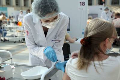 В России разрешили одновременную вакцинацию от гриппа и коронавируса