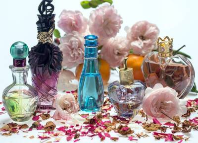 Названы самые привлекательные женские парфюмерные ароматы по мнению мужчин