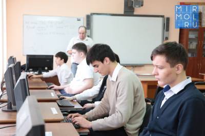 Дагестанские школьники проходят региональную оценку по модели PISA