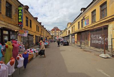 В Апраксином дворе Петербурга подготовят к торгам более 100 объектов