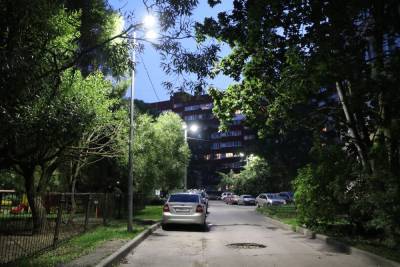 Оборванные штормом сети уличного освещения восстанавливают в Петербурге