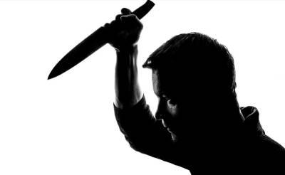 В Башкирии мужчина напал с ножом на продавцов кафе и магазина