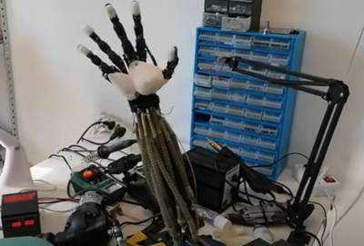В Польше создали роботизированную копию человеческой руки
