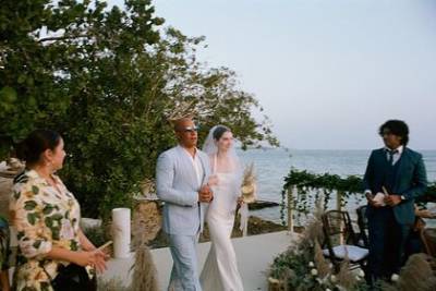 Пол Уокер - Вин Дизель отвел к алтарю дочь Пола Уокера во время ее свадьбы - lenta.ru - Доминиканская Республика