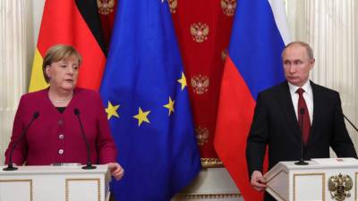 Меркель напомнила о разногласиях между Россией и ФРГ после выступления Путина в 2001 году
