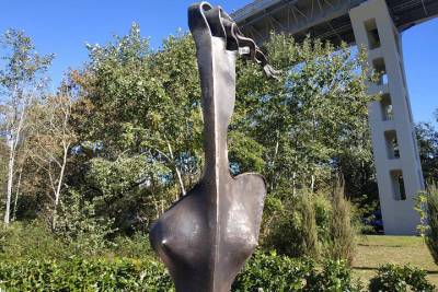 На набережной Мацесты в Сочи установили скульптуру «Волнение»