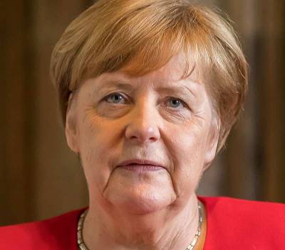 Меркель призналась, что использовала цвет одежды как «политические сигналы»