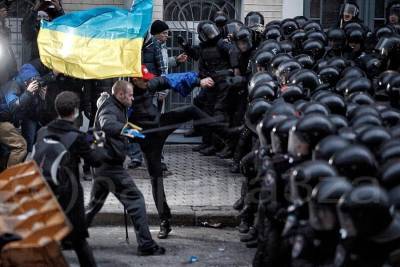Погрязшая в бардаке Украина пугает Европу «хаосом» из-за...