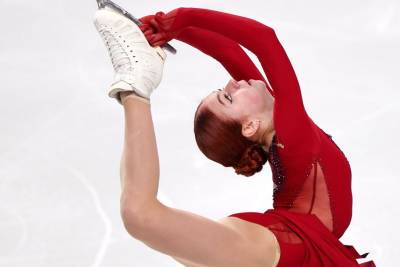 Травмированная Трусова вышла на тренировку за несколько часов да старта “Skate America-2021”. ФОТО
