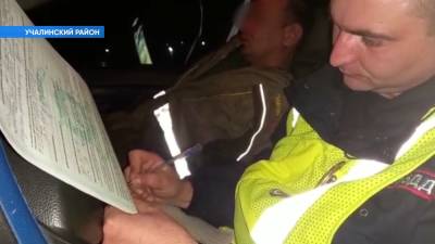 В Башкирии пьяный водитель устроил гонки и врезался в автомобиль ДПС