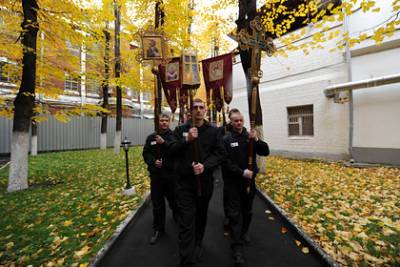 В РПЦ допустили лишение сотрудников ФСИН церковных наград из-за пыток