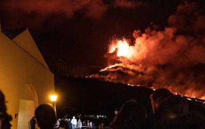 На Канарах из-за нового землетрясения обрушилась часть вулкана Ла-Пальма - korrespondent.net - Украина - Испания - Острова