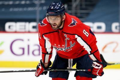 Александр Овечкин - Халл Бретт - Овечкин сократил до шести шайб отставание от Халла по шайбам за карьеру в НХЛ - sport.ru - Вашингтон
