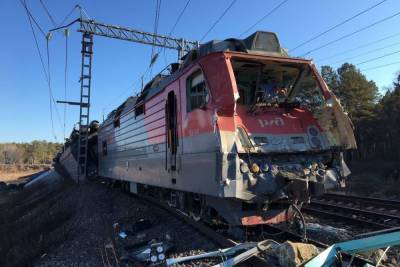 Четыре пассажирских поезда задержали на ЗабЖД из-за смертельного ДТП