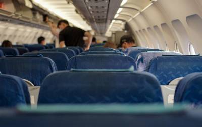 Пилот самолета вылечил пассажирку из Новосибирска от аэрофобии с помощью записки