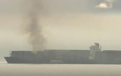 На границе Канады и США горит грузовой корабль - korrespondent.net - США - Украина - Англия - Колумбия - Канада - штат Вашингтон - Kingston