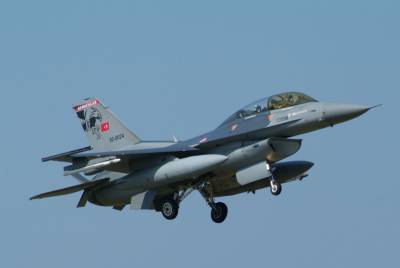 Турция сообщила о начале процедуры закупки самолетов F-16 у США