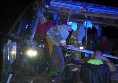 5 человек погибли в лобовом столкновении автобуса с грузовиком в Калмыкии