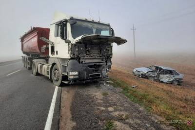 В Волгоградской области в ДТП с грузовиком погиб 61-летний мужчина