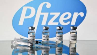 Бустерная доза вакцины Pfizer дает почти полную защиту от Covid, утверждают ученые