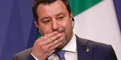 Экс-главе МВД Италии грозит до 15 лет тюрьмы за обращение с мигрантами