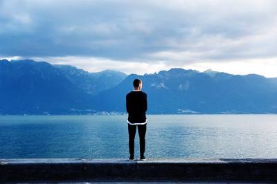 Психологи выяснили, какой тип людей будет счастлив в одиночестве