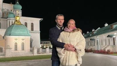 Анастасия Волочкова увезла нового жениха Володю в монастырь