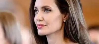 Анджелина Джоли показала, как помолодела в новом имидже