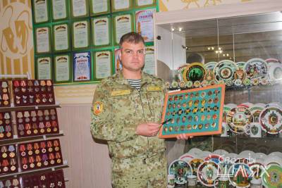 Максим Кострома из Сморгони собрал коллекцию пограничной символики