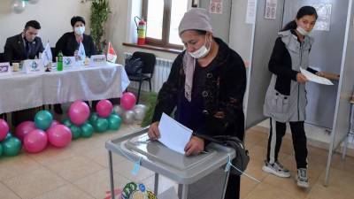 Более 50% избирателей приняли участие в выборах президента Узбекистана