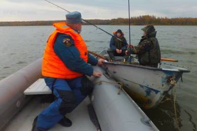 Сотрудники МЧС патрулируют водоемы в 6 районах Смоленской области