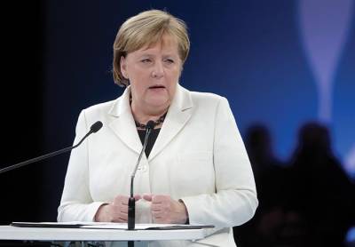 Меркель не хватит нескольких дней до рекорда Гельмута Коля
