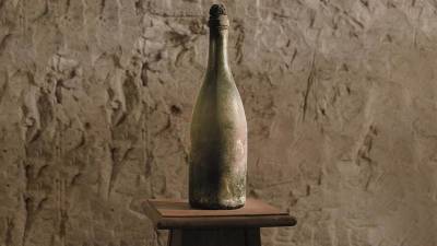 Бутылку 147-летнего шампанского выставят на аукцион в декабре