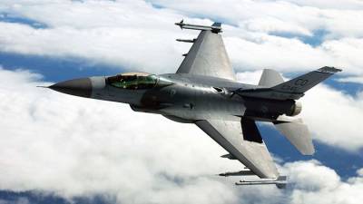 Forbes сообщил о переброске американских F-16 на ближайший к РФ аэродром