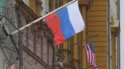 "Издевательство на грани садизма": МИД России раскритиковал США за выдачу виз россиянам в Варшаве