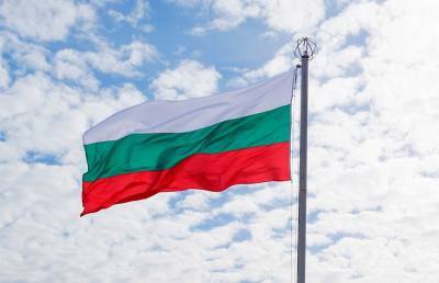 Президент Болгарии одобрил введение COVID-сертификатов