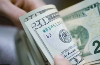 Обменники в Украине отказываются принимать доллары у граждан: какие купюры возвращают