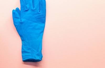 В США из Тайланда импортировали десятки миллионов использованных нитриловых перчаток