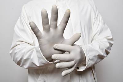 СМИ: в США под видом новых завезли десятки миллионов использованых медицинских перчаток и мира