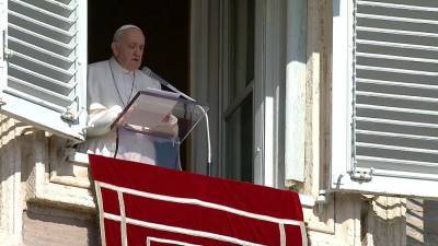 Папа Франциск призвал мировое сообщество найти долгосрочные решения миграционных вопросов