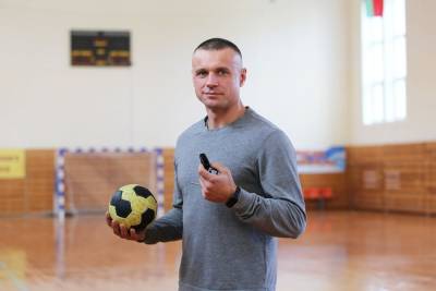 “Гандбол – моя игра длиною в жизнь”. Щучинский тренер Герман Байчоров более 20 лет учит детей играть в гандбол