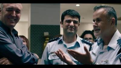 Роковой выстрел Алека Болдуина: в Израиле вводят новые правила съемок популярного сериала