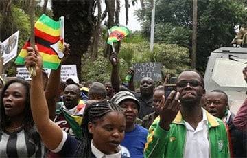 Роберт Мугабе - Эммерсон Мнангагва - Zimbabwe Mail: Зимбабвийцы обвиняют режим Лукашенко в низких пенсиях - charter97.org - Китай - Белоруссия - Зимбабве